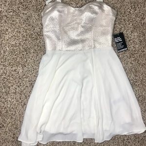 Express Skater Dress. Gold & Cream. Sz 4.